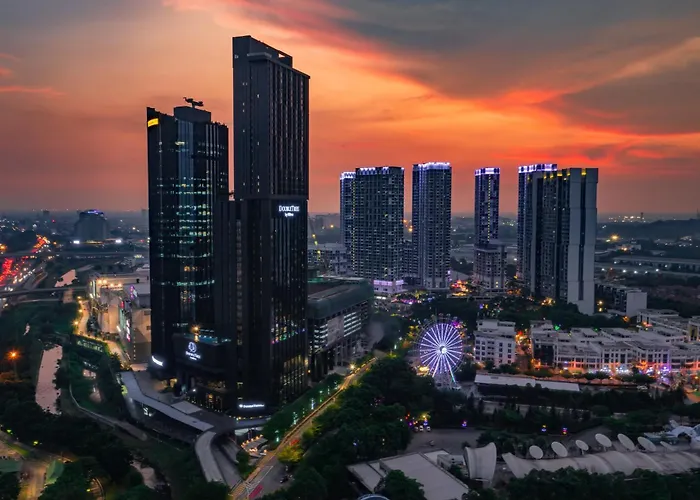 Sky Pool 4 Star Hotel Grade Stay In I-City